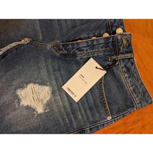 LAST CHANCE - Forever 21 button-fly denim mini, distressed - NWT - Size M - Picture 2 of 3